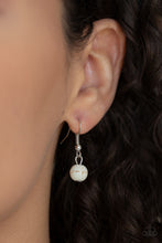 Load image into Gallery viewer, Sandstone Oasis - White